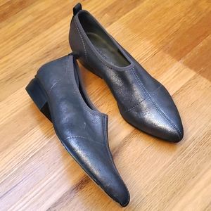 Naked Feet Pewter Pointy-toed Flats, Size 7